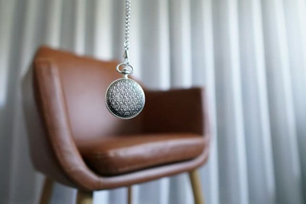 Quelles sont les différences entre la sophrologie et l'hypnose ?